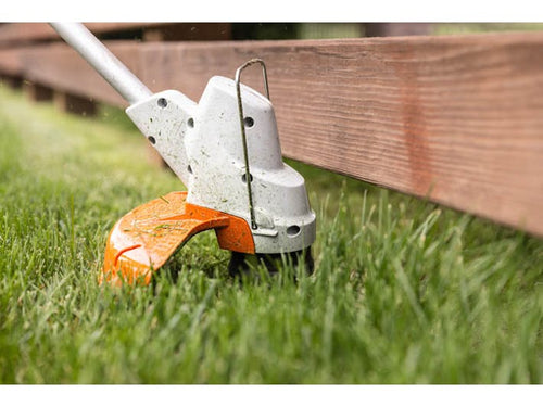 STIHL FSA 57 Lightweight Battery-Powered Trimmer (11 in. - w/ AK 20 Battery and AL 101 Charger)