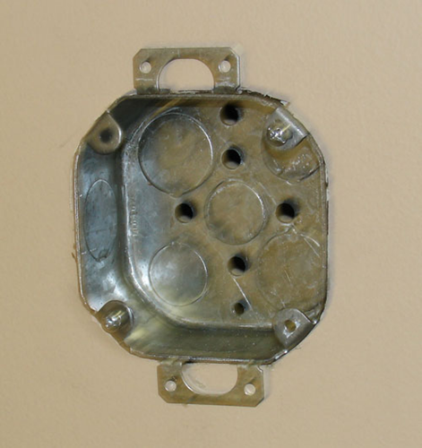 Southwire 4 Octagon Old Work Box, 2-1/8 Deep - Drawn, W/Conduit KO's And FixtureEars 3-1/2 O.C.